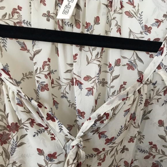 Floral Chiffon Blouse - Picture 4 of 4